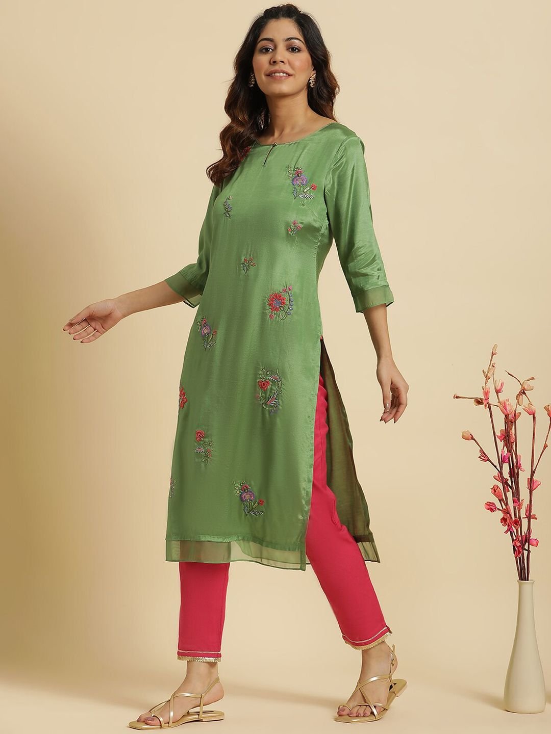 Women Mid-Rise Slim Fit Trousers