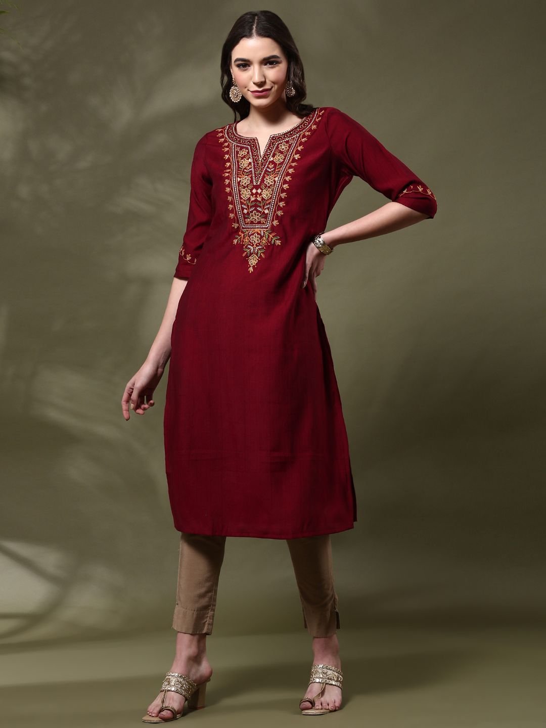Women Floral Embroidered Flared Sleeves Thread Work Kurta